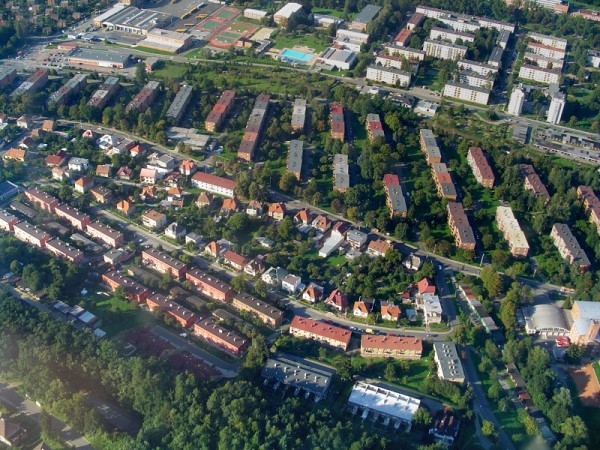 Zln - Obeciny, Bartoova tvrt - koly